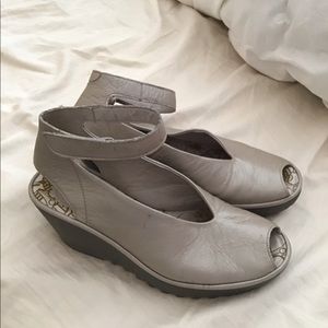 Fly sandals size 39